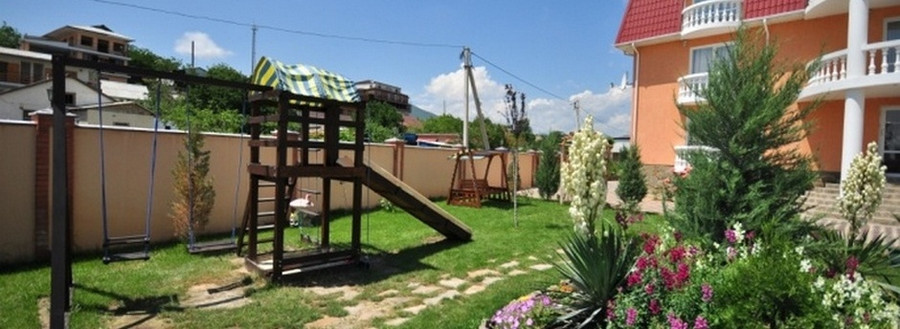 Гостиница Тропикана Судак Крым площадка фото
