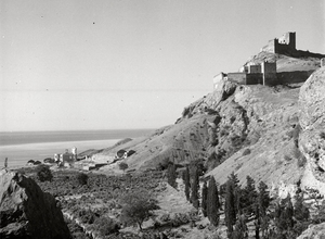 Старая фотография города Судак 1943 года. Генуэзская крепость и море